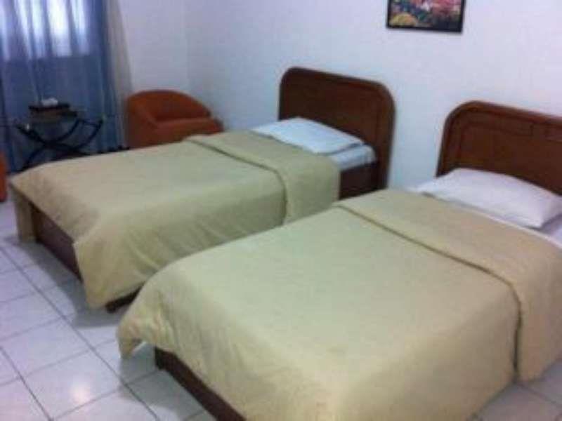 Catellya Guest House Cipaku Bandung Esterno foto